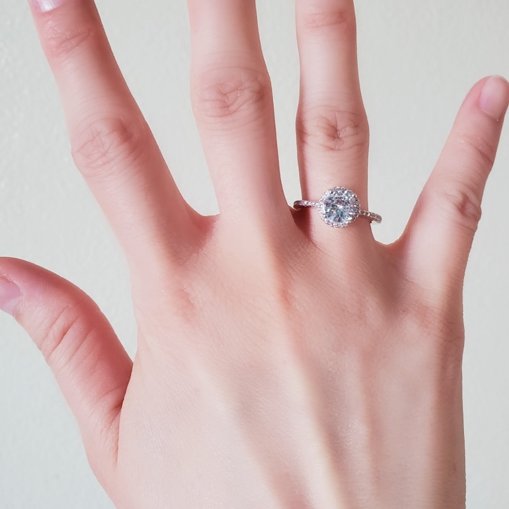 ROUND STONE LUXURY STERLING SILVER RING - Picture 8 of 8